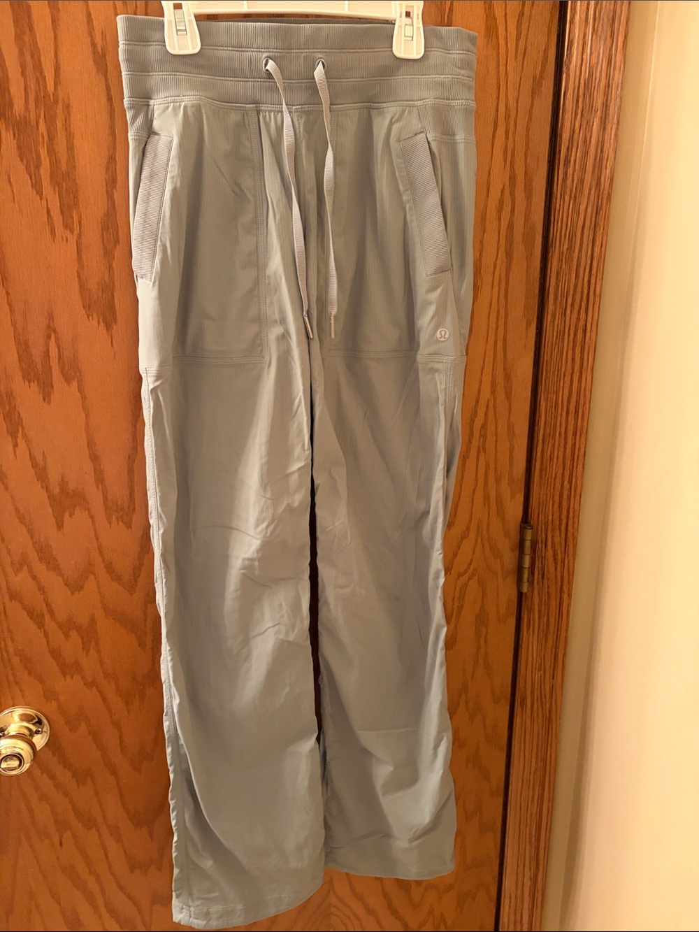 Women’s lululemon studio dance pants, 31 length, light green size 4